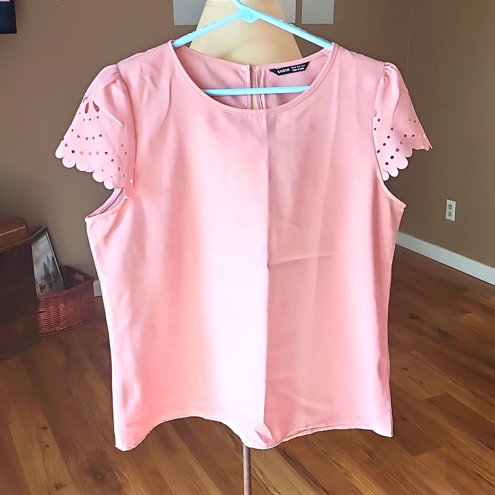 Scallop Laser Trim Pink top